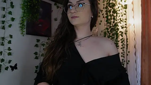 Snapshot of NaughtYHomemadE chatting on 4, 2, 2025 NaughtYHomemadE online show from 4, 2, 2025