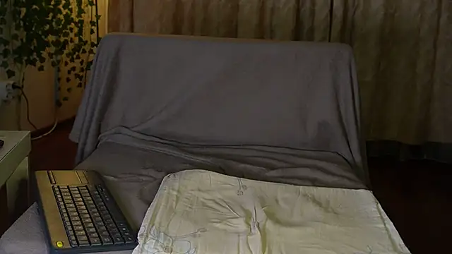 Snapshot of NaughtYHomemadE chatting on 8, 3, 2025 NaughtYHomemadE online show from 8, 3, 2025