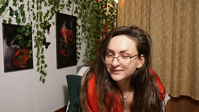 Snapshot of NaughtYHomemadE chatting on 9, 10, 2025 NaughtYHomemadE online show from 9, 10, 2025