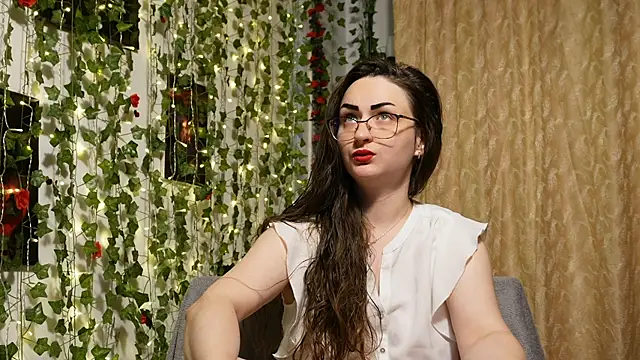 NaughtYHomemadE online show from 19, 6, 2026