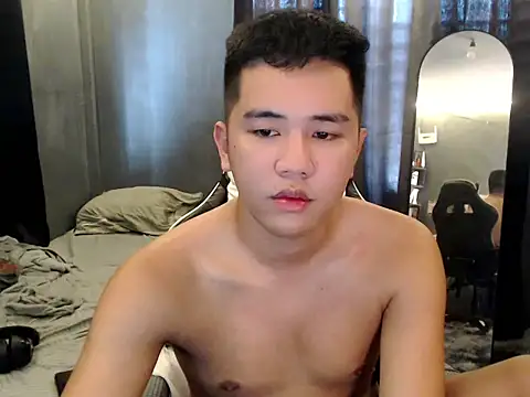 Snapshot of xgregor07 chatting on 17, 11, 2025 xgregor07 online show from 17, 11, 2025