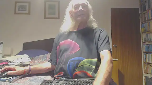 WaverlyKernow online show from 8, 4, 2026