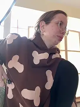 Snapshot of SecretDesireMe chatting on 4, 3, 2025 SecretDesireMe online show from 4, 3, 2025