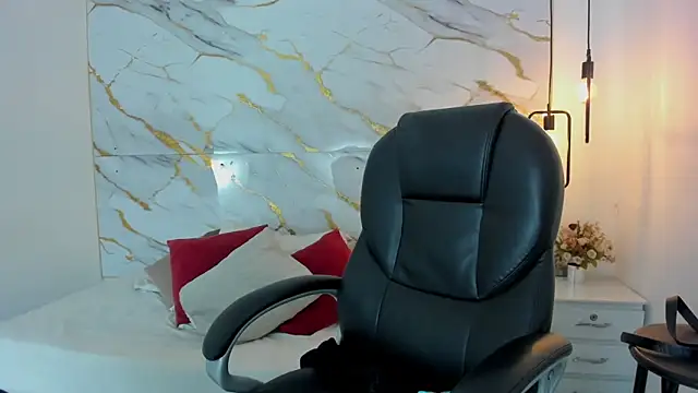 pretty ariiel online show from 7, 2, 2026