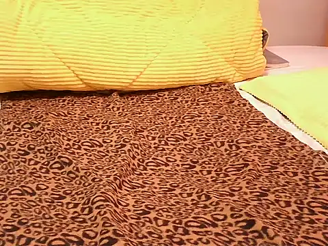 Snapshot of cindy_mia chatting on 31, 10, 2025 cindy mia online show from 31, 10, 2025