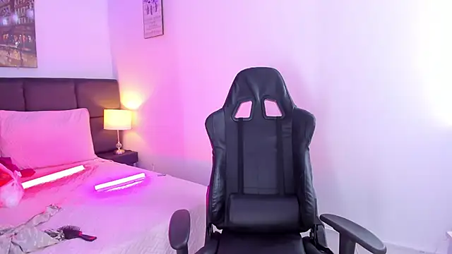 Snapshot of Megan_Miles02 chatting on 23, 3, 2025 Megan Miles02 online show from 23, 3, 2025