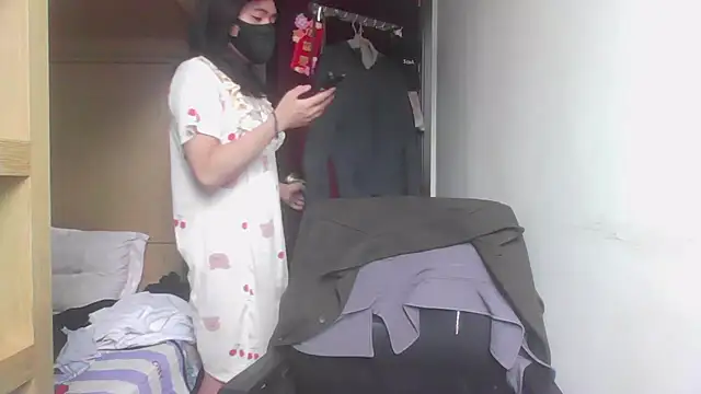 slut cheese online show from 4, 12, 2025