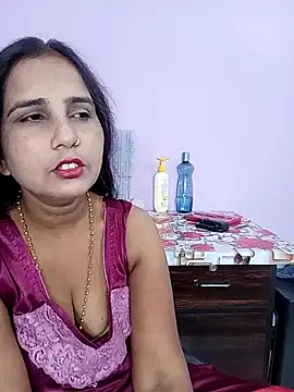Snapshot of reemacouple007 chatting on 2, 4, 2026 reemacouple007 online show from 2, 4, 2026