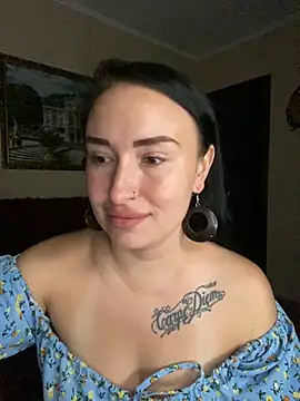 Snapshot of Roxana_Bell chatting on 19, 6, 2026 Roxana Bell online show from 19, 6, 2026