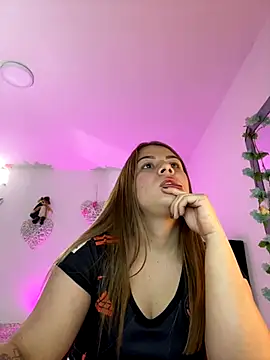 Snapshot of little_tifanny82 chatting on 17, 10, 2025 little tifanny82 online show from 17, 10, 2025