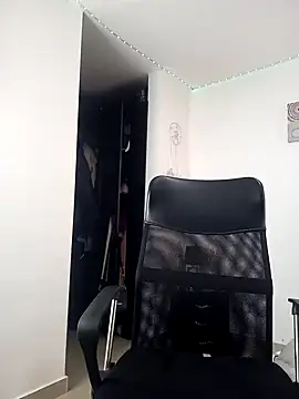 tata laima   online show from 4, 2, 2025