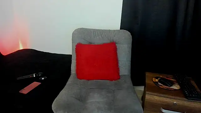 liily moore online show from 9, 4, 2026