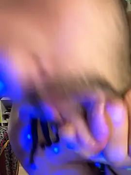 Snapshot of BobbyQ29 chatting on 27, 11, 2025 BobbyQ29 online show from 27, 11, 2025