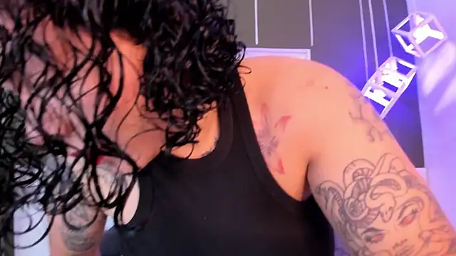 Alexxxholy online show from 18, 2, 2025