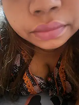 Snapshot of Ravina_patil1 chatting on 7, 10, 2025 Ravina patil1 online show from 7, 10, 2025