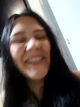 Ariakris online show from 6, 5, 2026