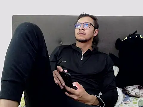 Snapshot of andy_loverxx chatting on 4, 2, 2026 andy loverxx online show from 4, 2, 2026