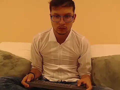 Snapshot of andy_loverxx chatting on 10, 4, 2026 andy loverxx online show from 10, 4, 2026
