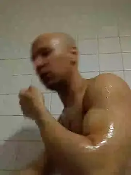 Snapshot of wedge75 chatting on 5, 1, 2025 wedge75 online show from 5, 1, 2025