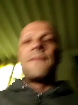 Snapshot of wedge75 chatting on 14, 10, 2025 wedge75 online show from 14, 10, 2025