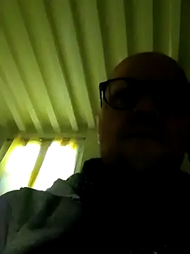 Snapshot of wedge75 chatting on 16, 10, 2025 wedge75 online show from 16, 10, 2025