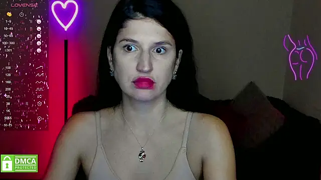 Snapshot of Alianna_Solo_Kisses chatting on 2, 2, 2025 Alianna Solo Kisses online show from 2, 2, 2025