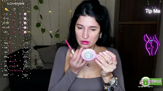 Snapshot of Alianna_Solo_Kisses chatting on 5, 2, 2025 Alianna Solo Kisses online show from 5, 2, 2025