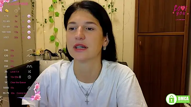 Snapshot of Alianna_Solo_Kisses chatting on 17, 9, 2025 Alianna Solo Kisses online show from 17, 9, 2025