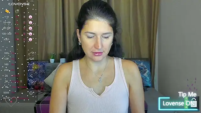 Snapshot of Alianna_Solo_Kisses chatting on 18, 11, 2025 Alianna Solo Kisses online show from 18, 11, 2025