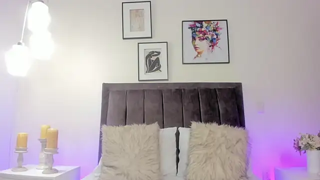 helen mooree online show from 14, 4, 2026