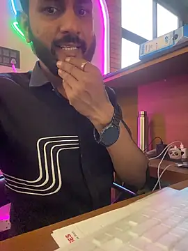 yourluckyfuckboy online show from 31, 3, 2026