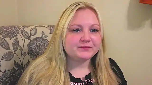 Snapshot of PhatAssBlond chatting on 24, 4, 2026 PhatAssBlond online show from 24, 4, 2026