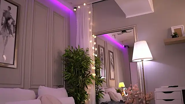 Snapshot of NicoleCellini chatting on 28, 2, 2026 NicoleCellini online show from 28, 2, 2026