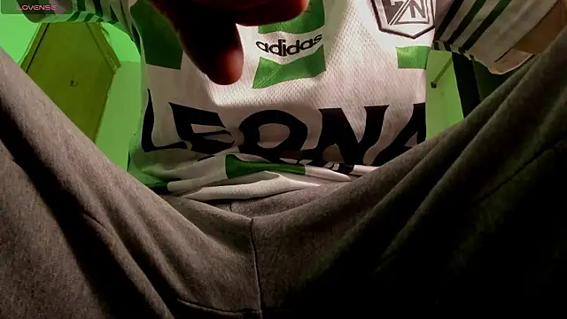 Snapshot of s_sven03 chatting on 4, 3, 2026 s sven03 online show from 4, 3, 2026