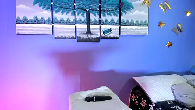 Snapshot of AdelleLennox_cg chatting on 8, 2, 2025 AdelleLennox cg online show from 8, 2, 2025