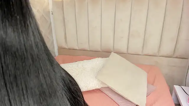 Anniie Queen online show from 26, 3, 2026