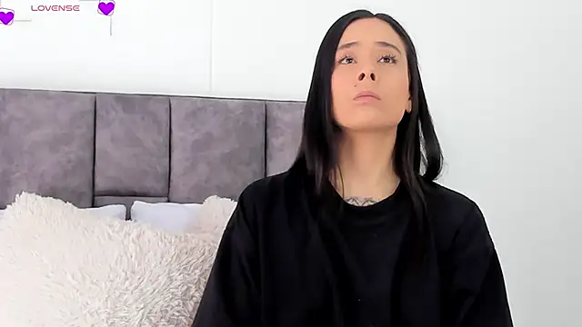 VeronicaTonu online show from 1, 3, 2025