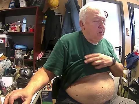 Snapshot of kerzoolee57 chatting on 22, 5, 2026 kerzoolee57 online show from 22, 5, 2026