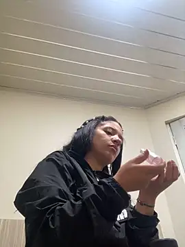 angelie 3 online show from 20, 2, 2025