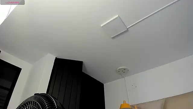 Snapshot of FaloonRoussel chatting on 25, 10, 2025 FaloonRoussel online show from 25, 10, 2025