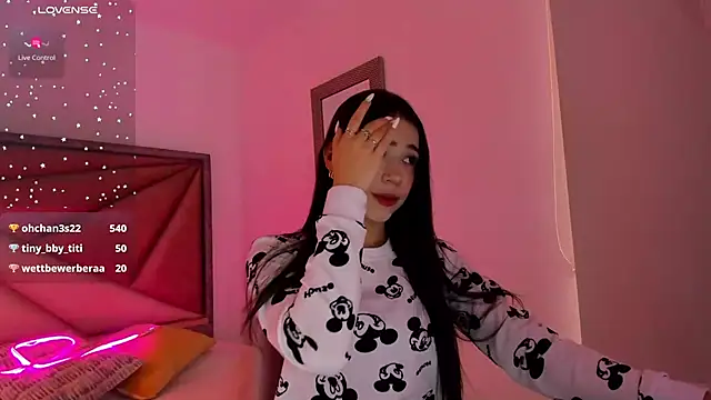 Snapshot of FaloonRoussel chatting on 28, 10, 2025 FaloonRoussel online show from 28, 10, 2025