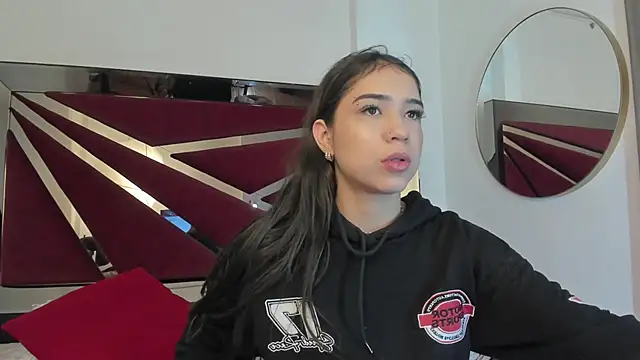 Snapshot of FaloonRoussel chatting on 21, 11, 2025 FaloonRoussel online show from 21, 11, 2025