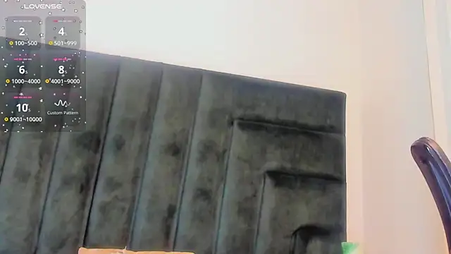 Snapshot of FaloonRoussel chatting on 23, 11, 2025 FaloonRoussel online show from 23, 11, 2025