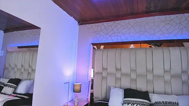 Snapshot of AngelineHeet chatting on 4, 12, 2024 AngelineHeet online show from 4, 12, 2024