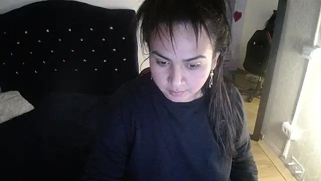 Snapshot of lucianaa_25 chatting on 23, 12, 2024 lucianaa 25 online show from 23, 12, 2024