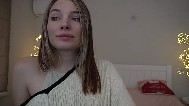 IceDanielles online show from 3, 2, 2025