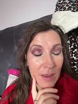 Lwhite1 online show from 14, 4, 2026