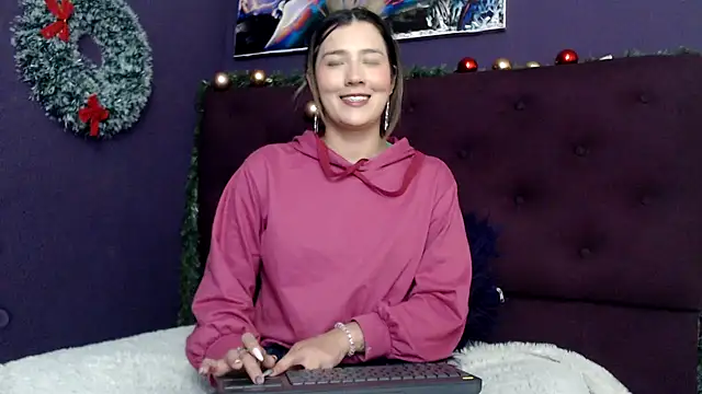 Snapshot of merlinaadams_ chatting on 19, 12, 2024 merlinaadams online show from 19, 12, 2024