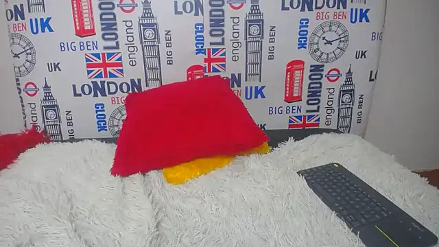 Snapshot of merlinaadams_ chatting on 18, 2, 2025 merlinaadams online show from 18, 2, 2025