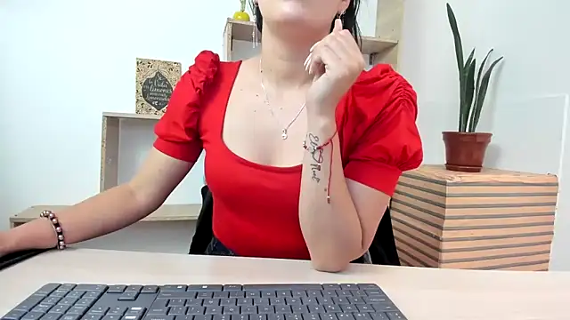 Snapshot of merlinaadams_ chatting on 3, 10, 2025 merlinaadams online show from 3, 10, 2025